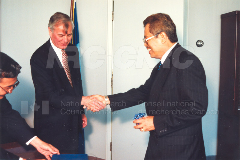 Agreement Signing Indonesian Institute of Sciences 10 Sept. 1997 003
