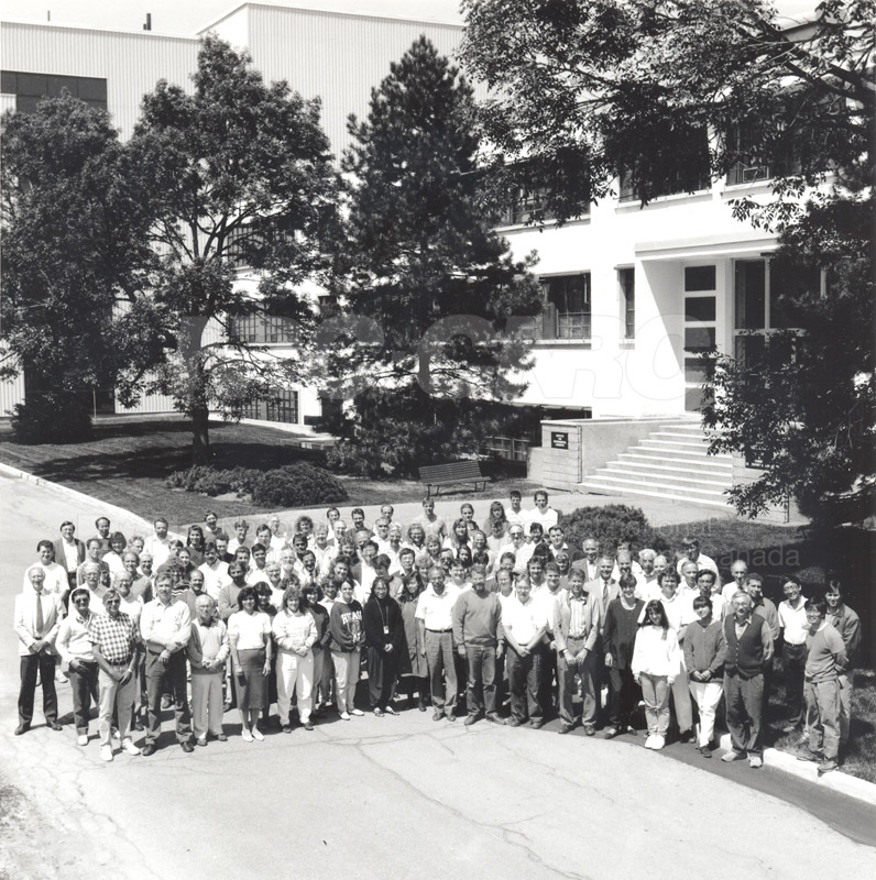 Group Photo- Institute of Environmental Chemistry 1990s 002