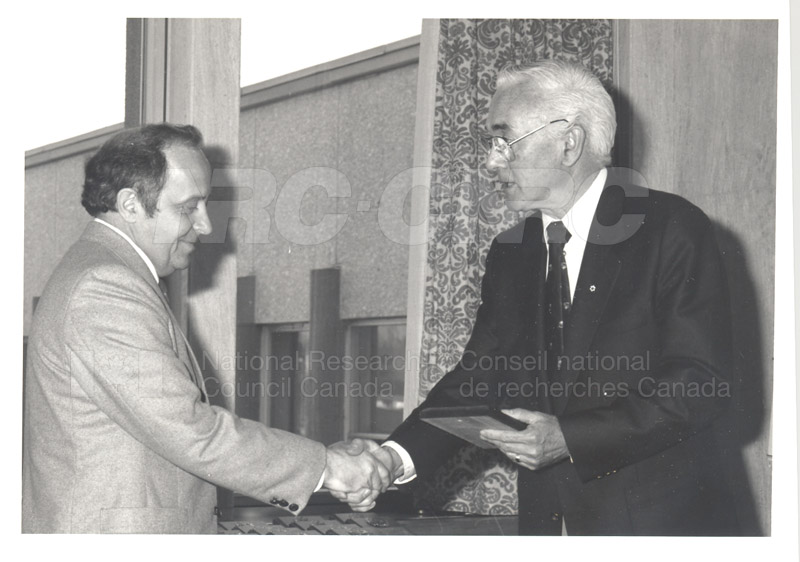 25 Year Service Plaque Presentations May 1985 019