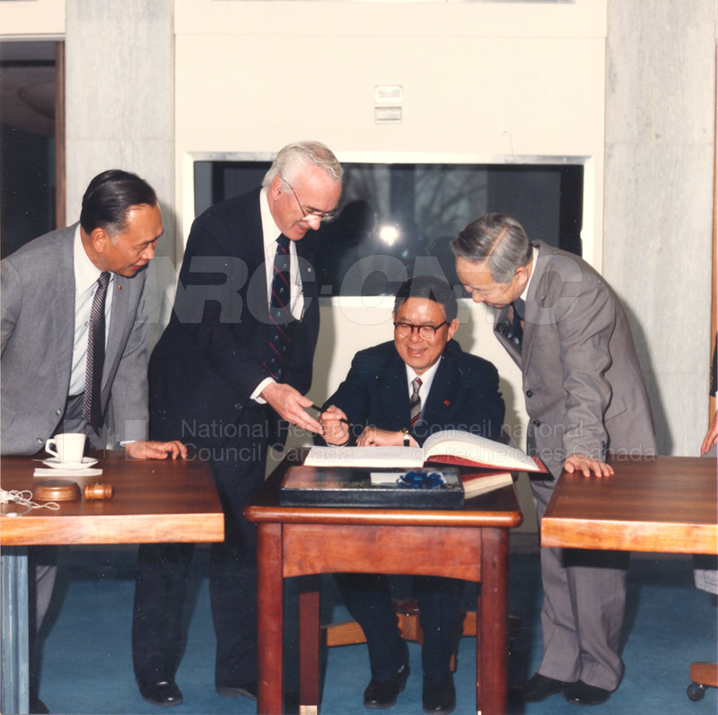 State Science and Technology Commission from China 25 April, 1985 010
