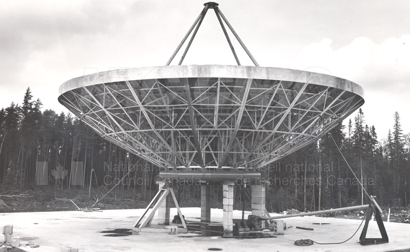 Algonquin Observatory- 10 Metre Reflector on Temporary Mount Aug. 1 1961 001