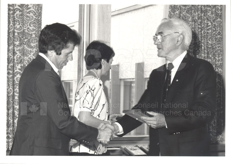 25 Year Service Plaque Presentations May 1985 008
