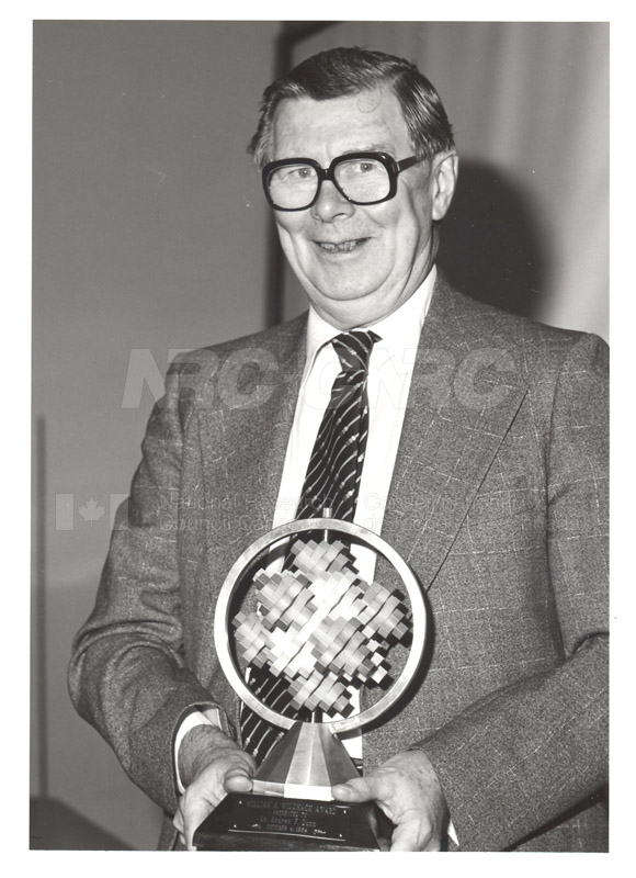 Dr. Andrew F. Dunn (Physics)- William A. Wildhack Award Presented by the National Conference of Standards Laboratories 1984 002