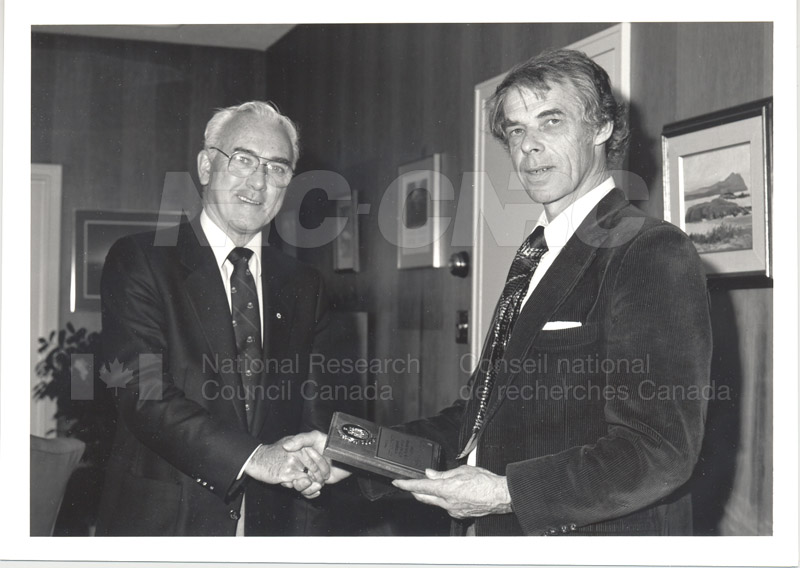 25 Year Service Plaque Presentations May 1985 001