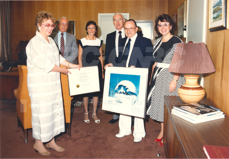 Prix pour les 40 ans de services à M. Clement St. Jacques, 19 juillet 1985 002