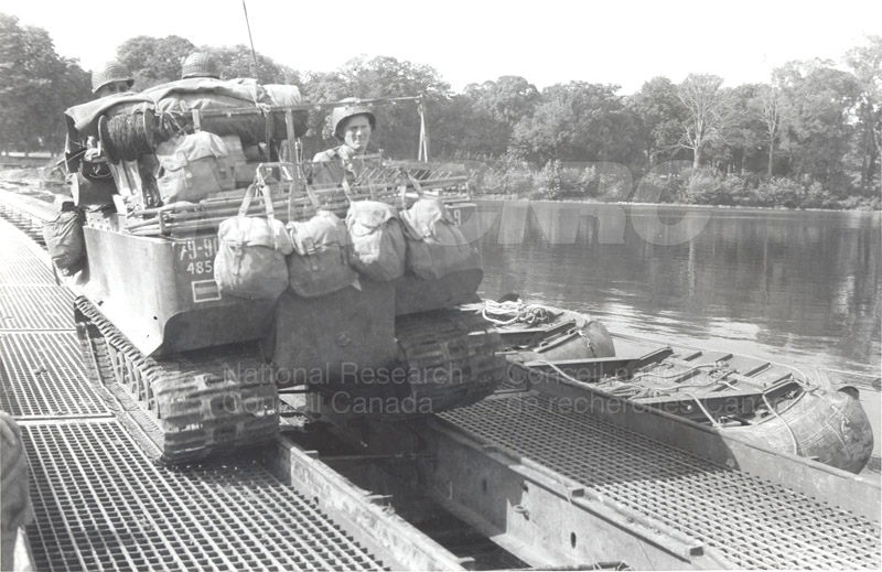 Engineering Laboratory- The 'Weasel' Amphibious Track Vehicle WWII 004