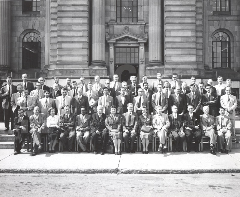 Conférence-physique-International sur « Transport des électrons dans les métaux et les matières solides » septembre 10-14 1956 001