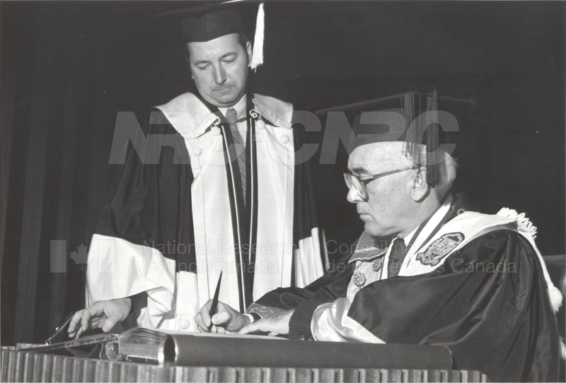 Dr. L. Kerwin- Honorary Doctorate University of Ottawa 1981 001