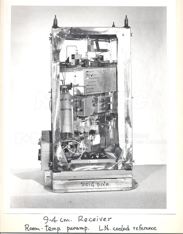 Astrophysique - récepteur de 9,4 cm. c.1969