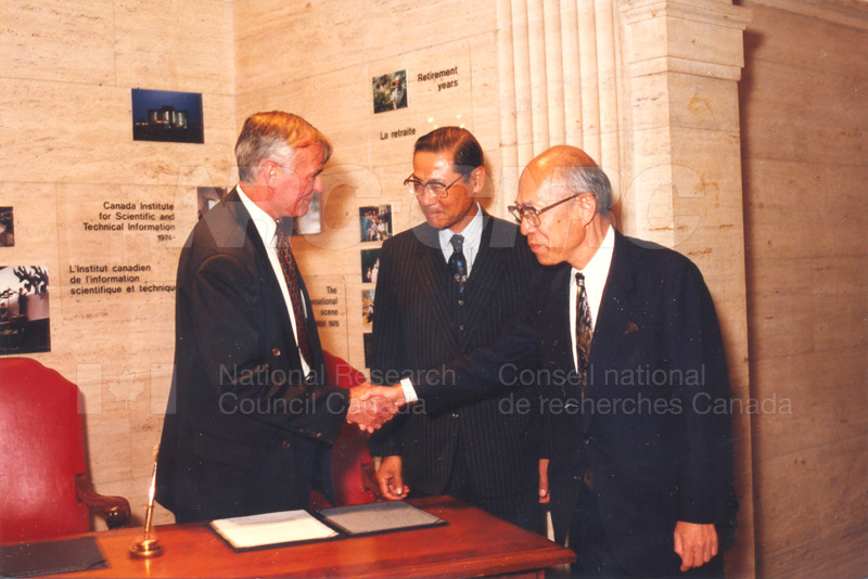 Agreement Signing RIKEN 23 Sept. 1997 012