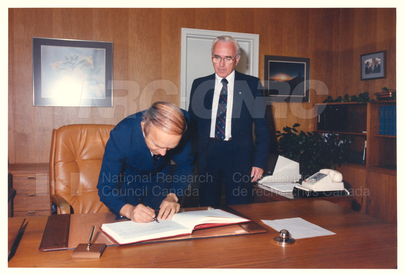 L. Rossi-Bernardi, President, National Research Council of Italy 4 Sept. 1985 003