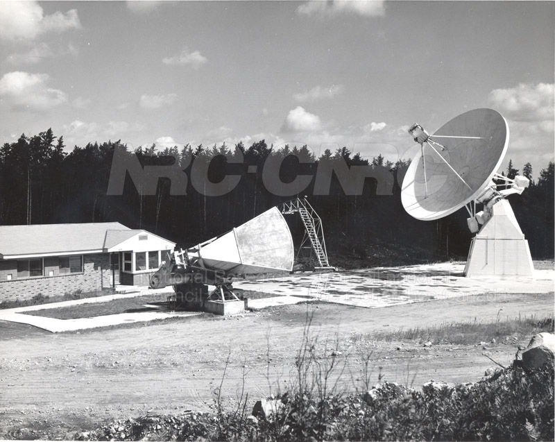 Algonquin Observatory- 33 ft. Radio Telescope and Horn Reflector Gain Standard Oct. 12 1965 002