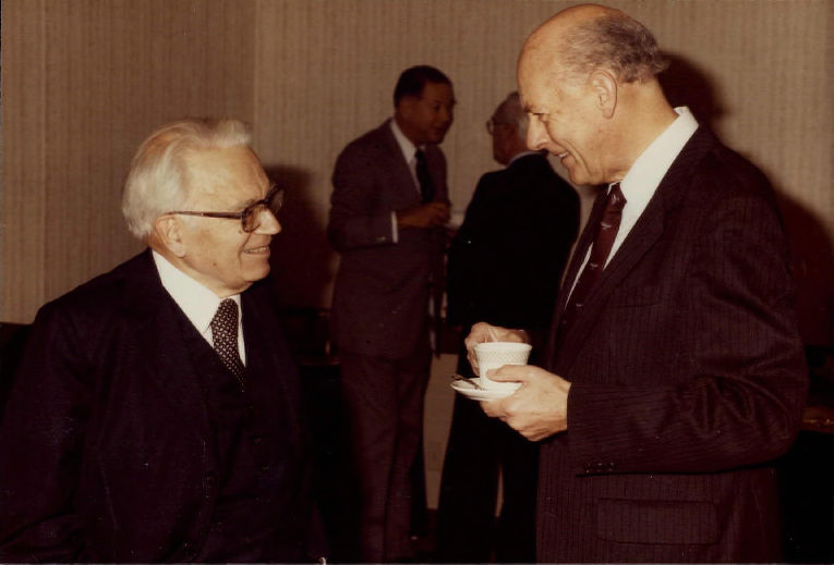 Onglet 1 : Célébration du 80e anniversaire de Gerhard Herzberg en 1984, 1.12A