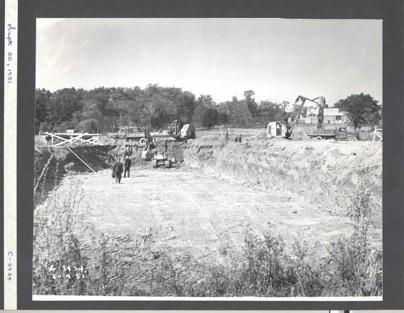 Construction de 50 M 20 septembre 1951 Photo C-3934