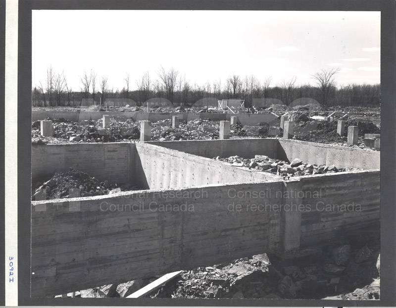 Construction de 50 M printemps 1952 #3092 009