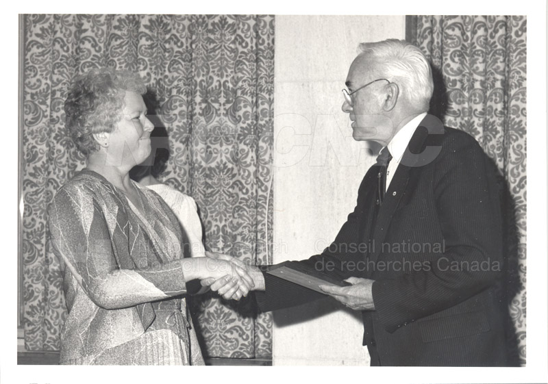 Présentation des 25 ans de service, nov. 1985 016