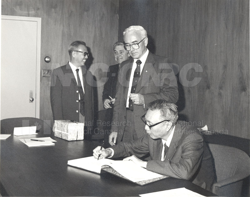Visite au Canada d'une délégation de l'académie chinoise des sciences 28 avril - 11 mai 1983 007