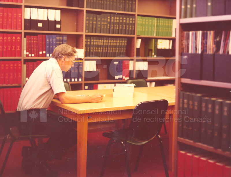 Physics Library 1970s 002