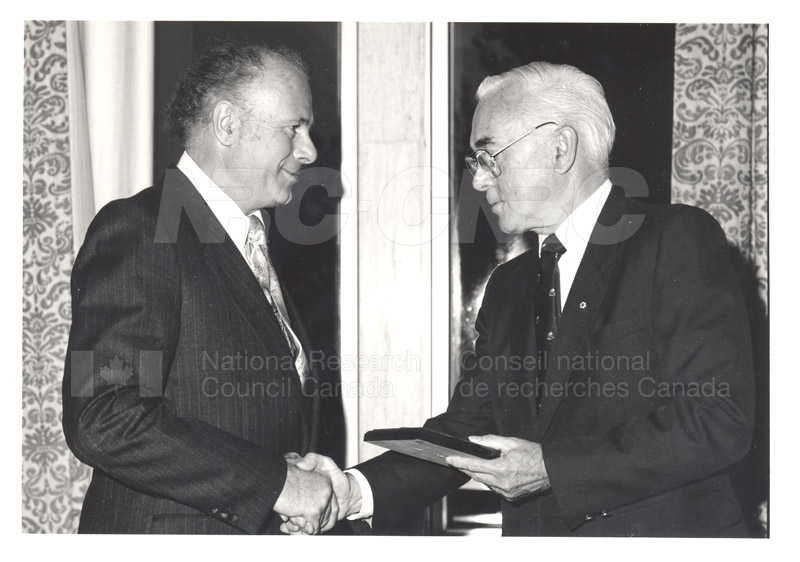 Présentation des 25 ans de service, 29 oct. 1986 016